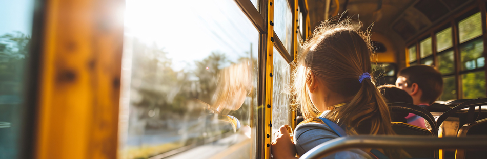 caritas-schule-mariannhill-ankommen-kind-fahert-bus