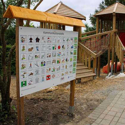 caritas-schule-mariannhill-kommunikationstafel-vor-ort
