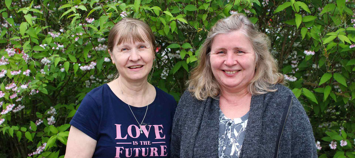 caritas-schule-mariannhill-menschen-zwei-damen-von-der-essensausgabe